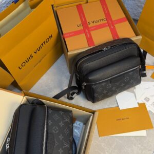 LOUIS VUITTON - SACS MESSENGER OUTDOOR