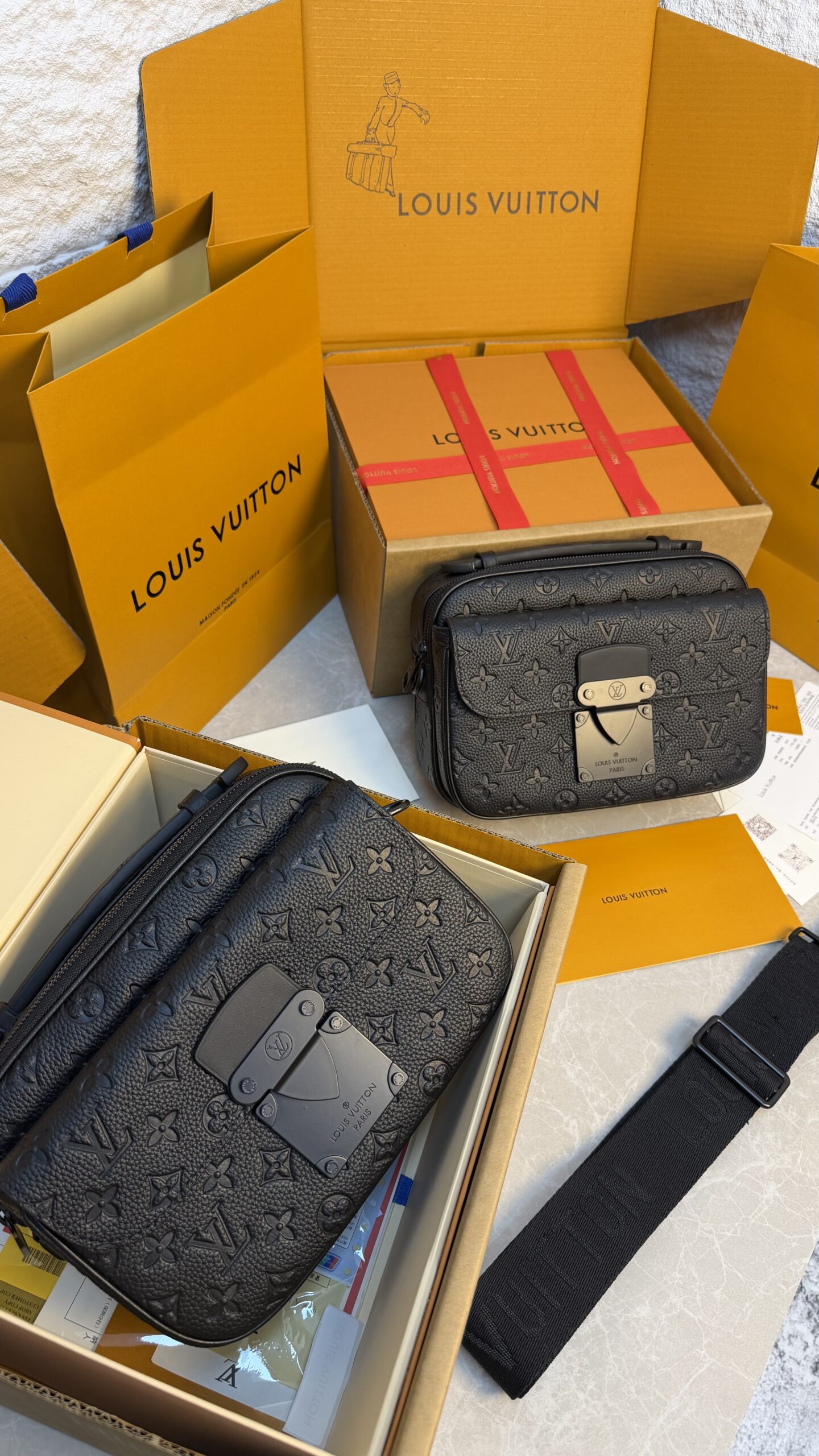 LOUIS VUITTON - SAC MESSENGER S LOCK